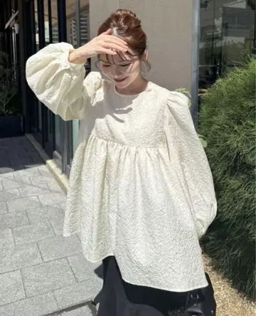 Acka 페플럼 볼륨 블라우스 새상품급