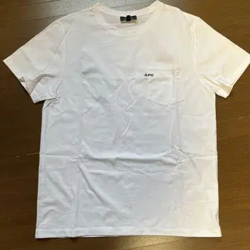새상품급 명작 A.P.C. 아페쎄 자수 로고 포켓 티셔츠