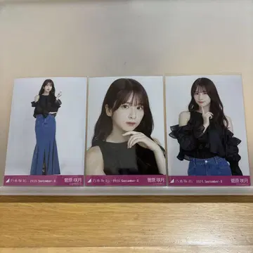 노기자카46 브로마이드 어깨 트임 상의 스가와라 사츠키 컴프