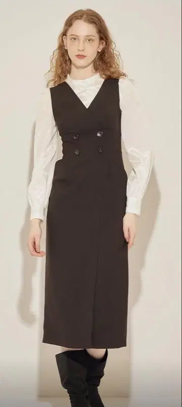 새상품급 DEICY 백 레이스업 오버롤 스커트 블랙