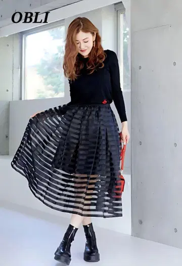 미사용 새상품 오블리 립 자수 리브 니트 블랙