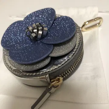 FURLA 네이비 꽃 모티브 백참 파우치