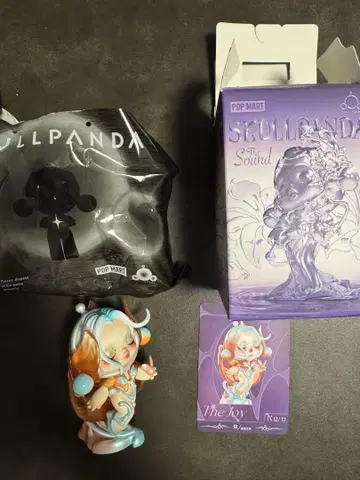 POP MART SKULLPANDA The Joy 피규어