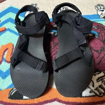 Teva 블랙 스포츠 샌들