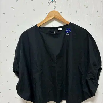 새상품 미사용 한정품 NATURAL LAUNDRY 루즈핏 티셔츠