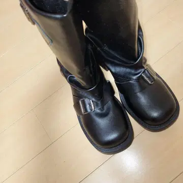 블랙 버클 롱 부츠 (미사용 새상품)