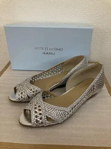 미사용 새상품 모드 에 자코모 펌프스 24cm