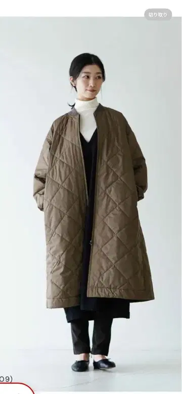 프릿 폴리에스테르 마이크로 타프타 다이아 퀼트 지퍼 블루종 코트