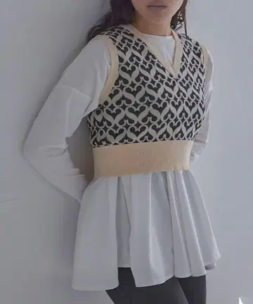 SORIN 소린 니트 베스트 더블 자카드 크롭 베스트 38