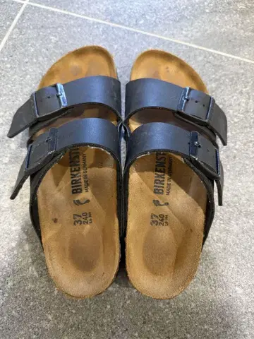 버켄스탁 블랙 샌들 37