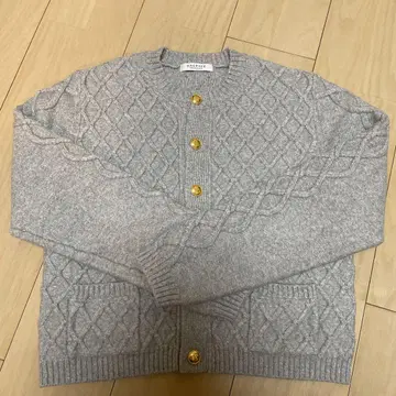 투모로우랜드 MACPHEE 가디건