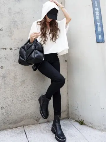 Glam Lips SMALL QUILTING 가죽 핸드백