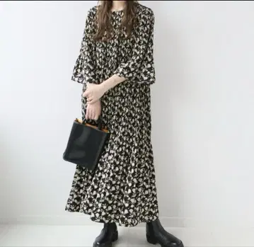 relume 마조리카 플리츠 플라워 원피스