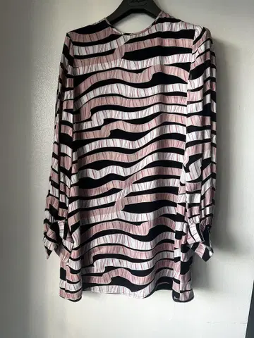 EMPORIO ARMANI 엠포리오 아르마니 긴팔 원피스 핑크 블랙