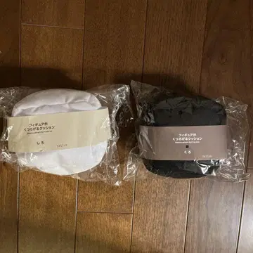 피규어가 편안한 쿠션 시로 쿠로 세트 (낱개 판매 불가)