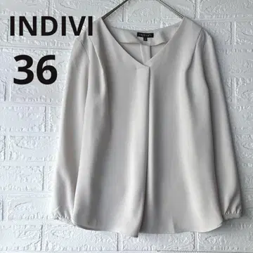 [ 새상품급 ] INDIVI 인디비 V넥 턱 블라우스 풀오버