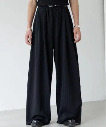 Two tuck sweatpants / 2턱 스웨트 팬츠