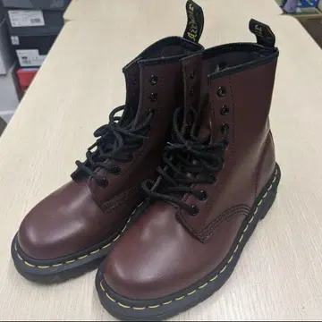 [ 새상품급 ] 닥터마틴 8홀 부츠 체리레드 UK5 24cm