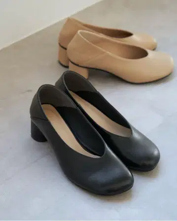 Spick and Span 스픽 앤 스팬 오블리크 펌프스