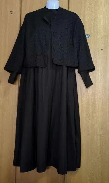 에스티 클로젯 플라브자스 서클 레이스 셋업 엄마 여성 수트 블랙