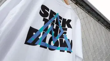 레이드 재팬 TRIANGLE STB TEE 화이트 M 사이즈