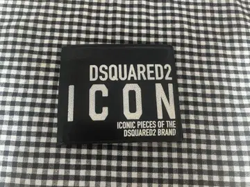 DSQUARED2 패스 케이스