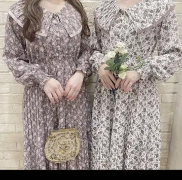 어나더 안젤라스 플리츠 빅 칼라 꽃무늬 원피스