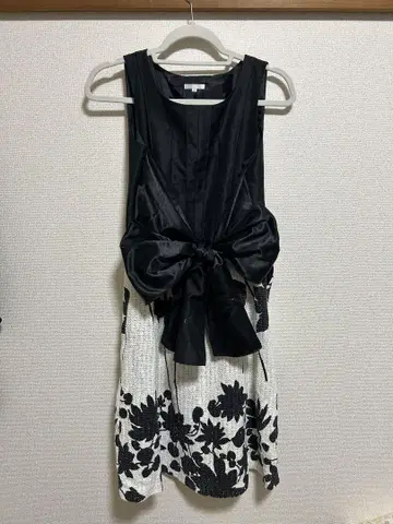 TO BE CHIC 드레스 블랙 꽃무늬