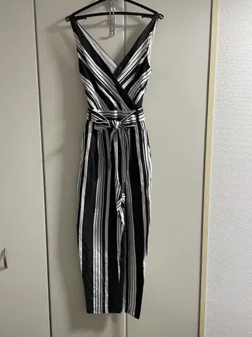 Karen Millen 스트라이프 올인원 블랙 화이트