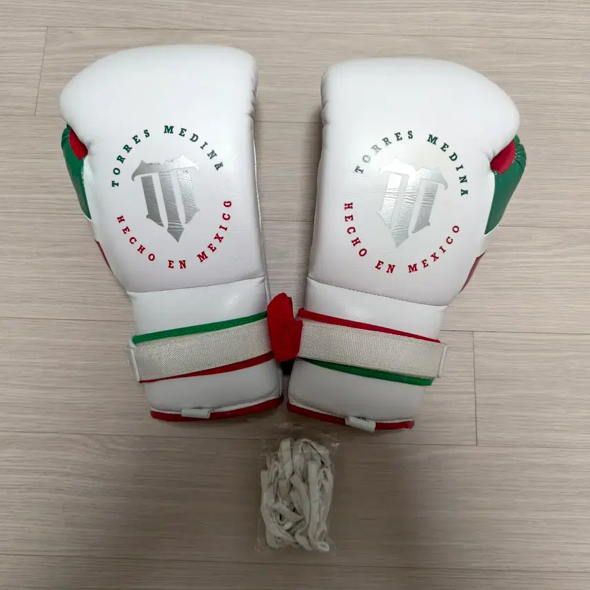 BOXEO TM 10オンスボクシンググローブ