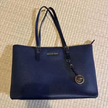 MICHAEL KORS 네이비 토트백