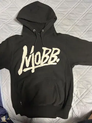 MOBB 로고 블랙 후드 맨투맨