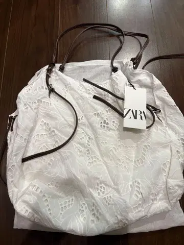 ZARA 자수 백 수납 가방 포함