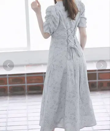 tocco closet 플라워 프린트 백 레이스업 원피스 블루
