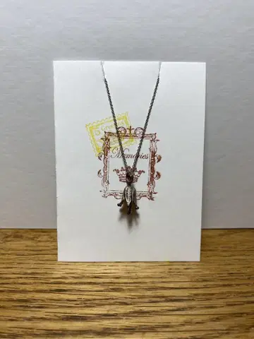 꽃 모티브 목걸이
