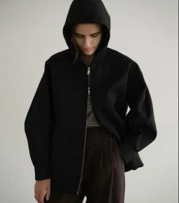 CONSTRUCTIVE BONDING HOODIE 클라네