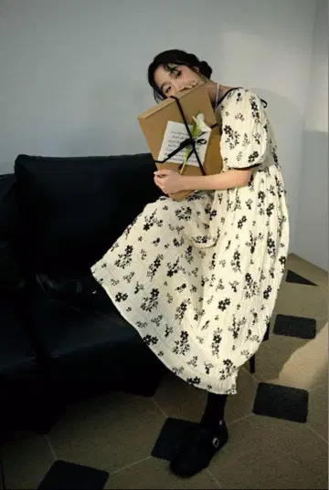 KUOSE 아이보리 블랙 꽃무늬 반팔 롱 원피스