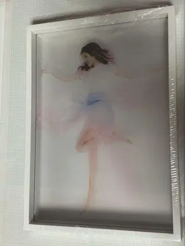 IU golden hour 아크릴 프레임