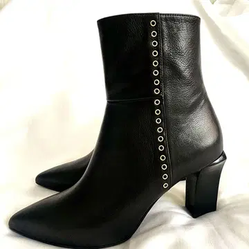 새상품급 스터드 장식 숏부츠 소가죽 에이조 EIZO 23cm