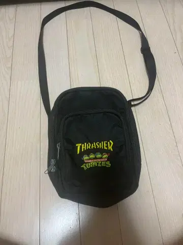 THRASHER TURTLES 숄더백