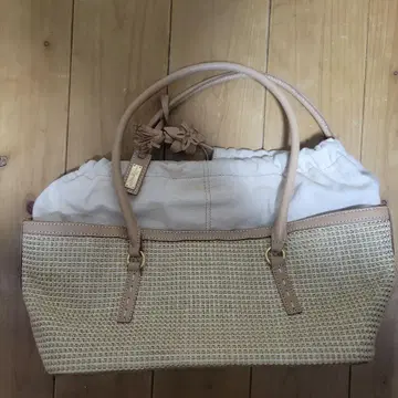 긴자 카네마츠 베이지 핸드백