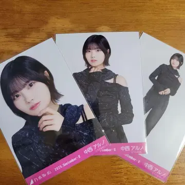 노기자카46 나카니시 아루노 어깨 트임 상의 컴프 브로마이드