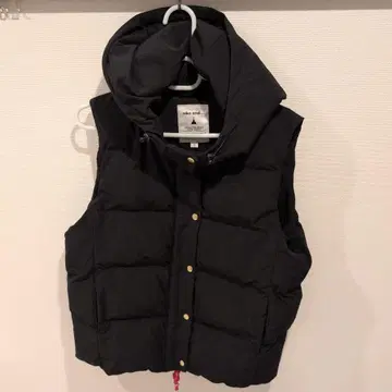 니코앤드 블랙 후드 부착 다운 베스트