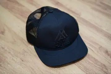 MOUNTAIN ATHLETICS 메쉬 캡