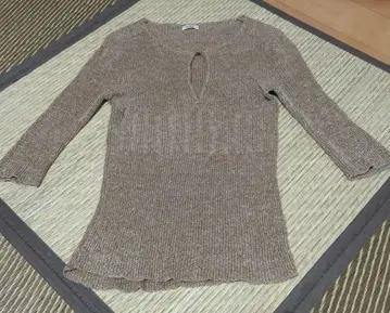 NOWOS 베이지 V넥 오부소매 니트