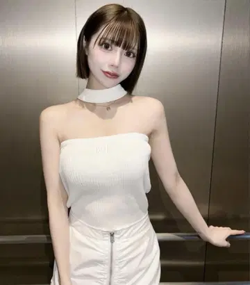 다리치 초커 넥 베어탑