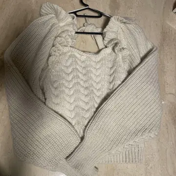 ZARA 케이블 니트 긴팔 스웨터 M~L 사이즈