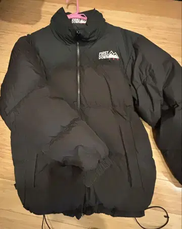 FIRST DOWN 블랙 다운 자켓