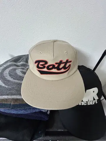 BoTT / SCRIPT LOGO 5 PANEL CAP / BEIGE