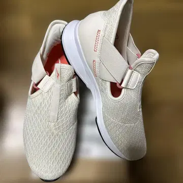 Mizuno 메쉬 슬립온 스니커즈 화이트/핑크